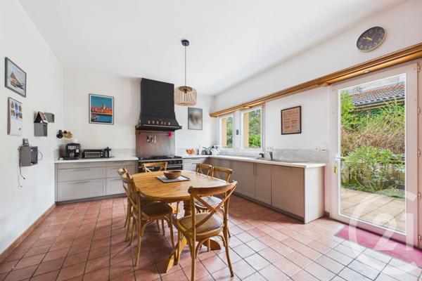 Maison à vendre  6 pièces - 217,37 m2 BRUGES - 33