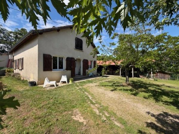 PLAISANCE (32)proche: BELLE MAISON DE CAMPAGNE rénovée 170m2,  économique, sans VOISIN, au CALME, jardin 3300m2 clos, dependances