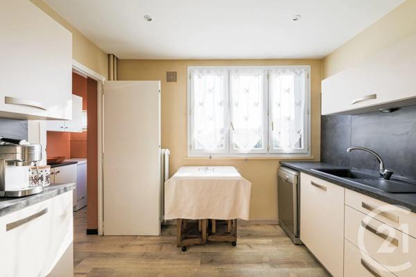 Appartement T3 à vendre  3 pièces - 73 m 2   ST MARTIN D HERES  - 38