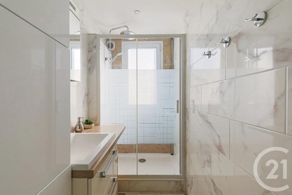 Appartement T3 à vendre  3 pièces - 73 m 2   ST MARTIN D HERES  - 38