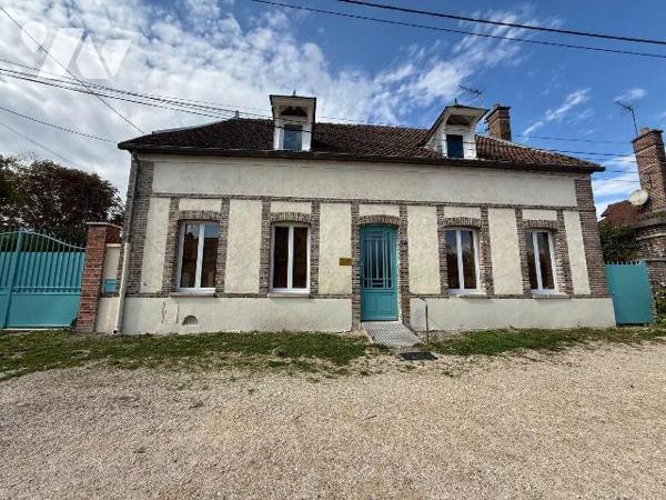 À vendre à Fontaine-les-Grès (10280), 
A seulement quelques kilomètres de Troyes, cette maison...