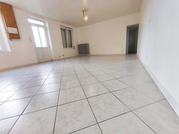 Maison à vendre 86 500 € Fleury 4 p 70 m² DPE F