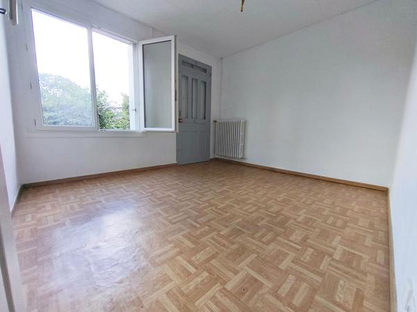 Maison à vendre 86 500 € Fleury 4 p 70 m² DPE F