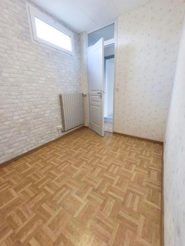 Maison à vendre 86 500 € Fleury 4 p 70 m² DPE F