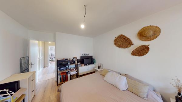 LÉOGNAN, sur une parcelle de plus de 1700 m2 proche du centr