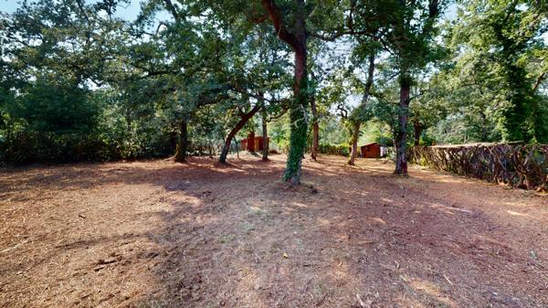 LÉOGNAN, sur une parcelle de plus de 1700 m2 proche du centr