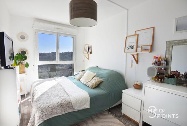 Nice (06100) NICE NORD / Superbe T3 d'environ 65m² + terrasse profonde, traversant avec VUE MER panoramique