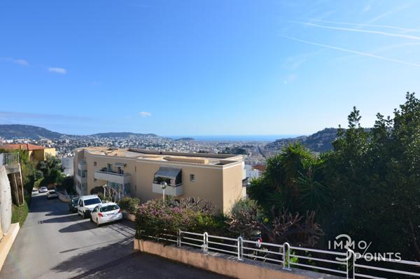 Nice (06100) NICE NORD / Superbe T3 d'environ 65m² + terrasse profonde, traversant avec VUE MER panoramique