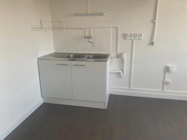 Location                                                      Appartement
                        
                     3 pièces                      52 m2                     à Perpignan