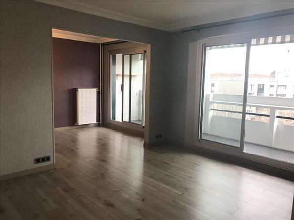 Appartement à louer 1 010 € CC TASSIN LA DEMI LUNE 4 p 79 m² DPE E