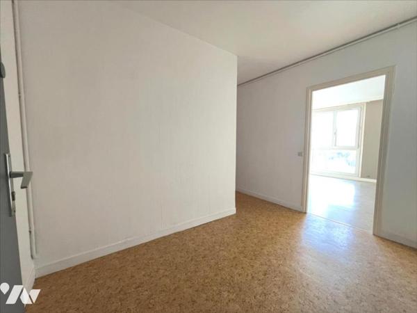 APPARTEMENT T3 AVEC CAVE ET PARKING
