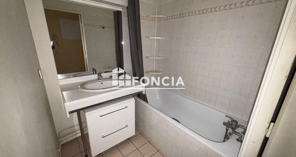 Location Studio 26.26 m² - Voisins-le-bretonneux 78960