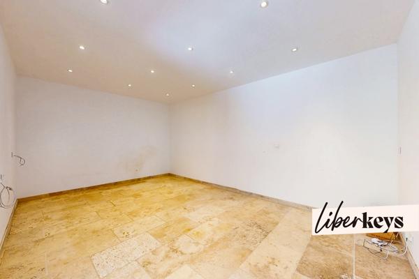 PROPRIÉTÉ DE CARACTÈRE EN PIERRES – VOLUME EXCEPTIONNEL DE 214 M² SUR 2239 M² DE TERRAIN – QUARTIER LES SELVES