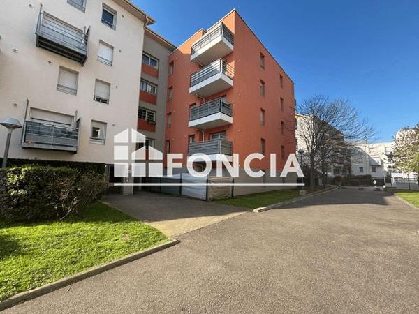 Location Appartement 3 pièces 55.4 m² - 104 BLD DE L'EUROPE Pierre Benite 69310