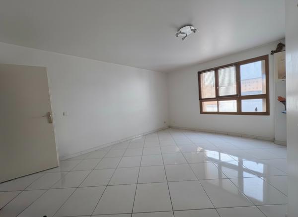Rare ? Appartement 3 pièces 61,3 m² avec Terrasse 32 m² ? Bord de Canal ? 5 min MétroRare ? Appartement 3 pièces 61,3 m² avec Terrasse 32 m² ? Bord de Canal ? 5 min Métro