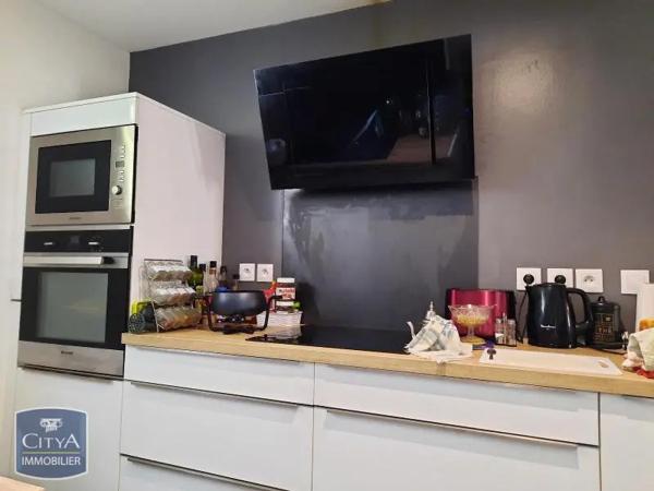 Appartement à louer 4 pièces 71.8m² Saint-Denis (97490)