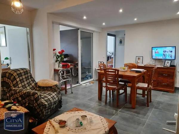 Appartement à louer 4 pièces 71.8m² Saint-Denis (97490)