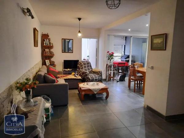 Appartement à louer 4 pièces 71.8m² Saint-Denis (97490)