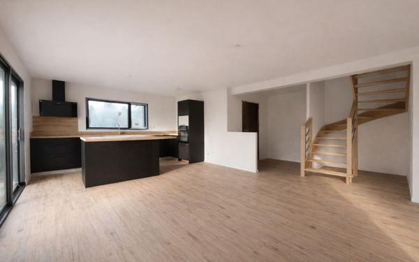 Maison à vendre    5 pièces • 115 m2 Hénon