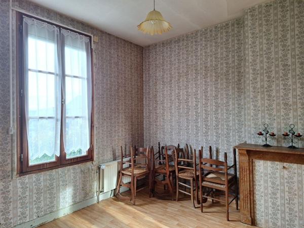 Maison à restaurer à vendre à Ernée en Mayenne (53500), ref : 53077-13