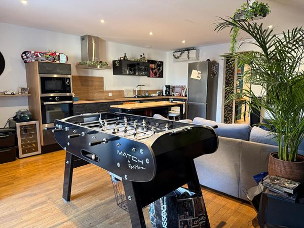 BEL APPARTEMENT T4 - CENTRE BOURG LIGUGÉ , Liguge
