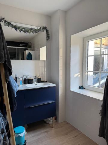 BEL APPARTEMENT T4 - CENTRE BOURG LIGUGÉ , Liguge