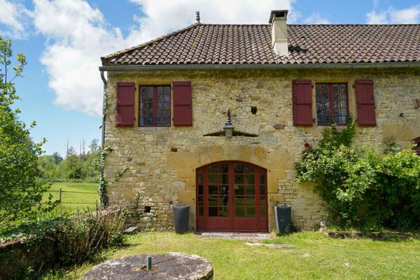 Salviac (46340) Moulin rénové avec 3 gîtes, dépendance et piscine sur 8,3 ha