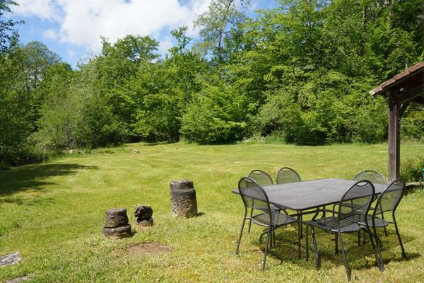 Salviac (46340) Moulin rénové avec 3 gîtes, dépendance et piscine sur 8,3 ha