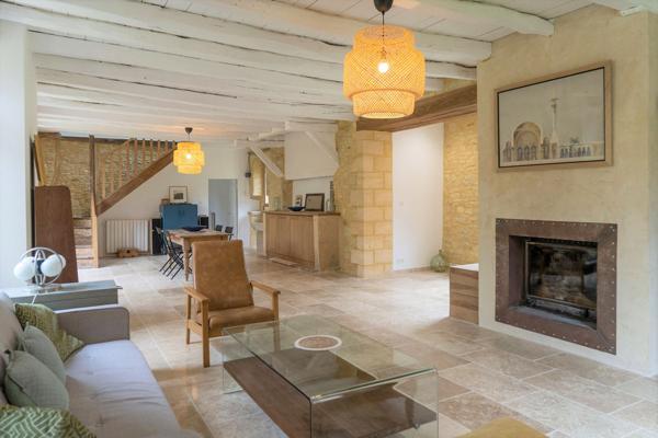 Salviac (46340) Moulin rénové avec 3 gîtes, dépendance et piscine sur 8,3 ha