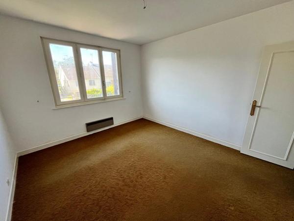 Maison Moulins 7 pièce(s) 180 m2 + garage + dépendance + puits