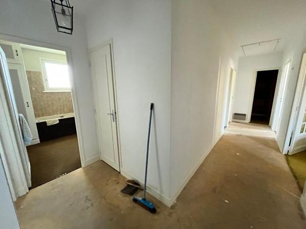 Maison Moulins 7 pièce(s) 180 m2 + garage + dépendance + puits