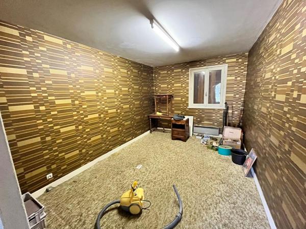 Maison Moulins 7 pièce(s) 180 m2 + garage + dépendance + puits