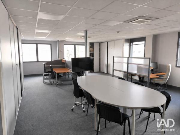 Location bureaux 430 m² Décines-Charpieu