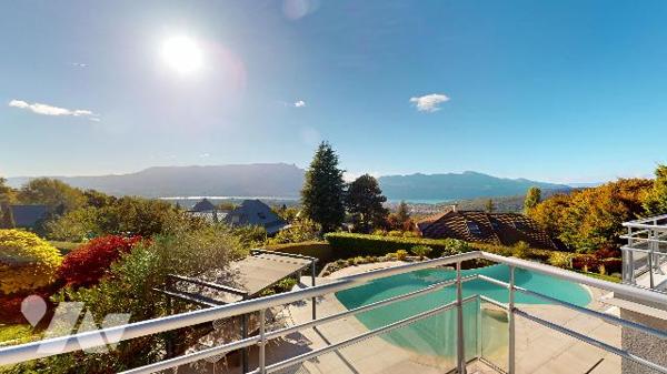 Villa d’exception à Pugny-Chatenod : vue lac, piscine, terrasses et prestations haut de gamme.