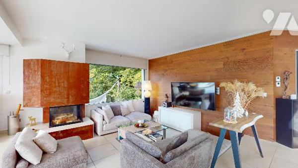 Villa d’exception à Pugny-Chatenod : vue lac, piscine, terrasses et prestations haut de gamme.