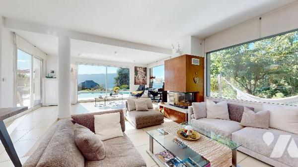 Villa d’exception à Pugny-Chatenod : vue lac, piscine, terrasses et prestations haut de gamme.