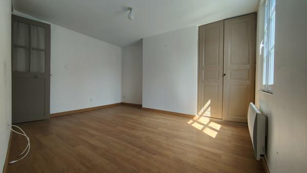 PLEIN CENTRE VILLE, TRES BELLE MAISON ANCIENNE RENOVEE DE 100 M² HAB AVEC TROIS CHAMBRES ET VERANDA NEUVE Beauvais (60000)