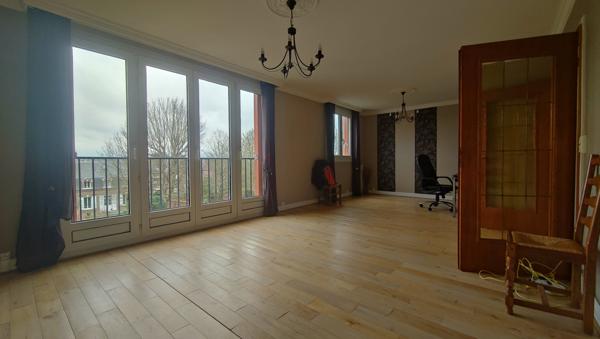 PROCHE FELIX FAURE, MAGNIFIQUE F5 DE 90 M² AVEC 3 CHAMBRES SITUÉ AU 2ème ETAGE D'UNE RESIDENCE DE STANDING  Beauvais (60000)