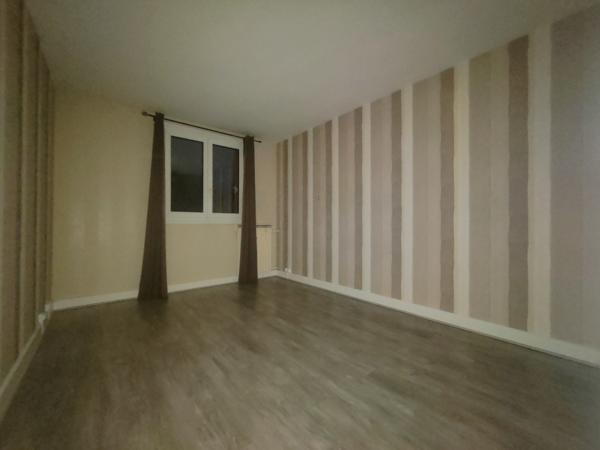 PROCHE FELIX FAURE, MAGNIFIQUE F5 DE 90 M² AVEC 3 CHAMBRES SITUÉ AU 2ème ETAGE D'UNE RESIDENCE DE STANDING  Beauvais (60000)