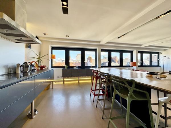 Appartement  5 pièce(s)  3 chambre(s)  137.15 m²