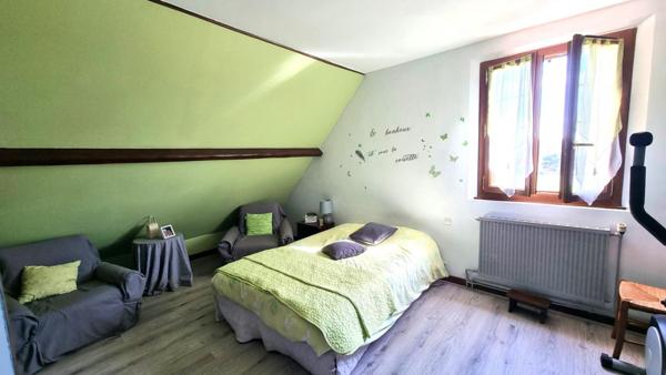 PROCHE  JOUY - MAINTENON  CHARMANTE MAISON  DE 150 m² , 7 pièces