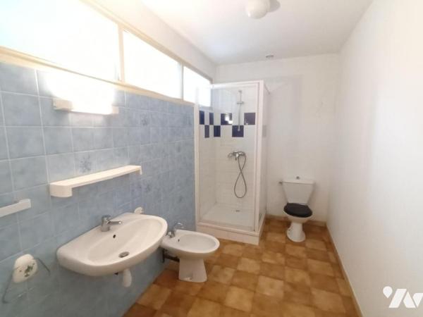 Ensemble immobilier comprenant deux logements avec jardin