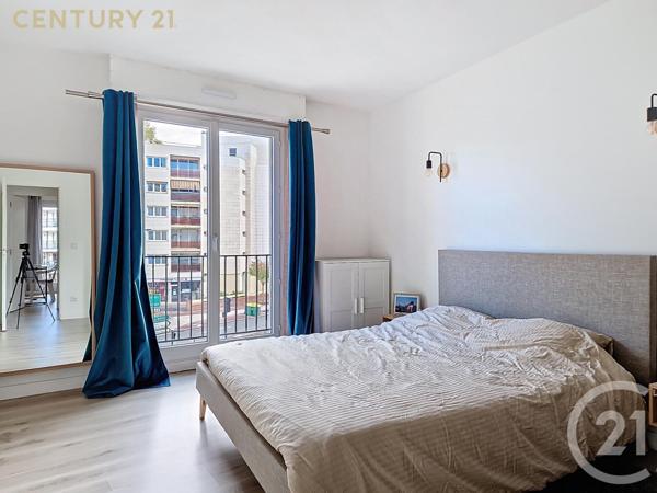 Appartement F3 à vendre  3 pièces - 65,78 m2 BOURG LA REINE - 92
