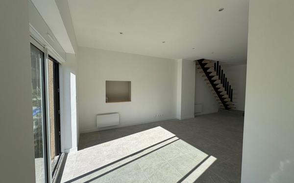 Appartement à vendre    4 pièces • 89,82 m2 Sérézin-du-Rhône