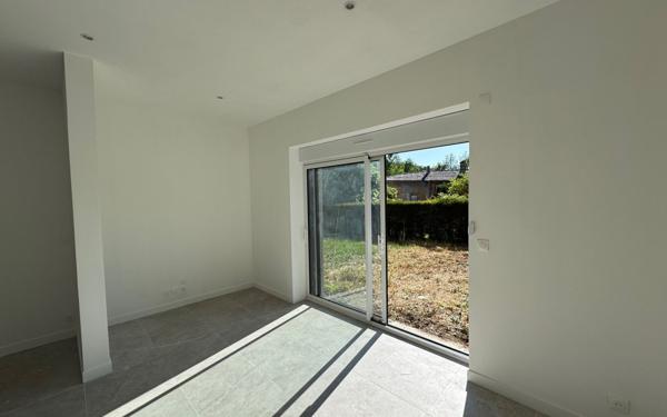 Appartement à vendre    4 pièces • 89,82 m2 Sérézin-du-Rhône