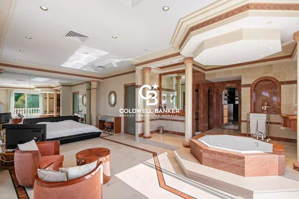 Villa 8 pièces à vendre Antibes - 06600 / Réf: 86917427