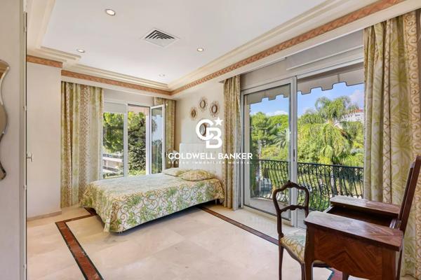 Villa 8 pièces à vendre Antibes - 06600 / Réf: 86917427