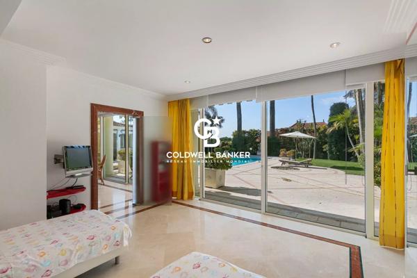 Villa 8 pièces à vendre Antibes - 06600 / Réf: 86917427
