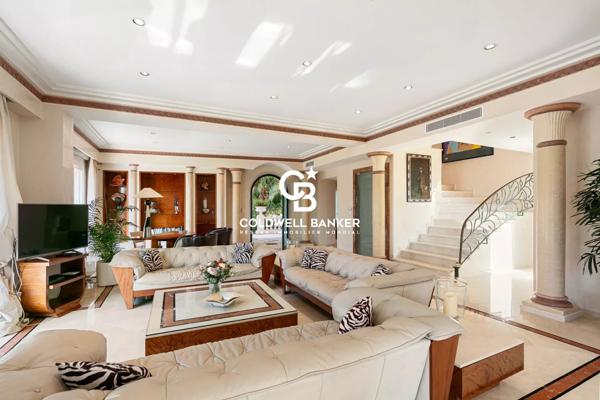 Villa 8 pièces à vendre Antibes - 06600 / Réf: 86917427