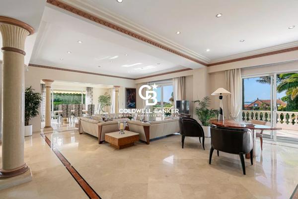 Villa 8 pièces à vendre Antibes - 06600 / Réf: 86917427